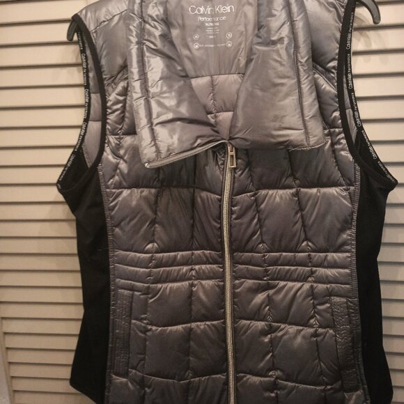 Calvin Klein Performance Gray/Black Metallic Puffer Vest. - Picture 1 of 3